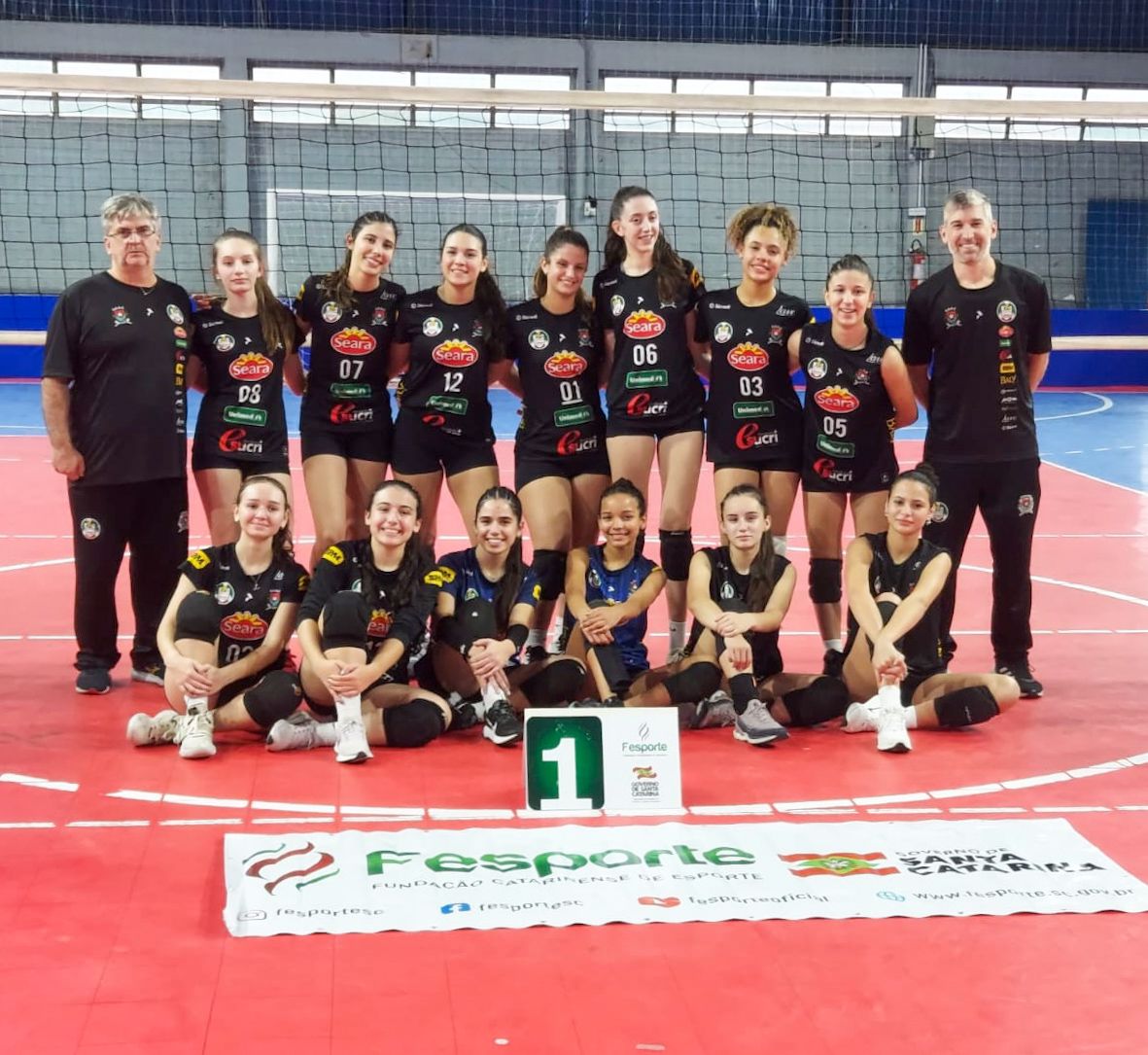 Times de Vôlei de Forquilhinha são bi-campeões da Olesc contra Criciúma e Sombrio 